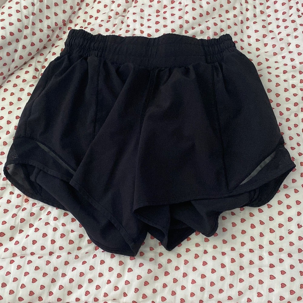 Lululemon Hotty Hot Low-Rise Lined Short 4"
